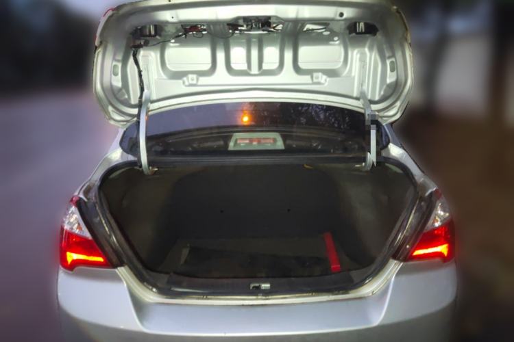 Used Venucia D50 2013 1.6L Manual Fashion Edition Trunk