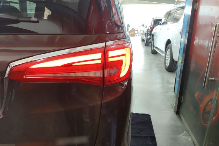 Used Buick GL8 2017 ES 28T Comfort Model China V Standard
