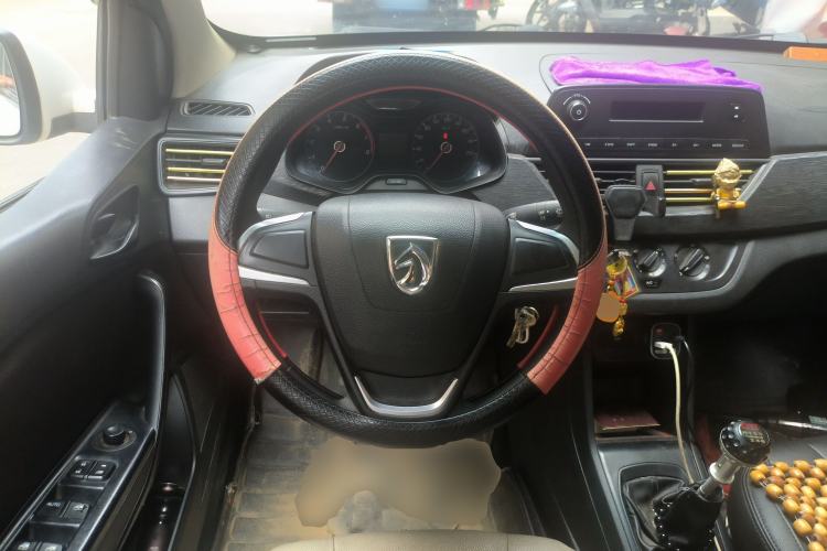 Used Baojun 310 2016 1.2L manual Comfort trim level