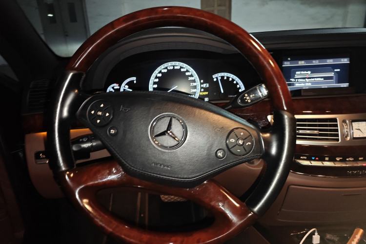 Used Mercedes-Benz S-Class 2010 S 400 L HYBRID Steering Wheel