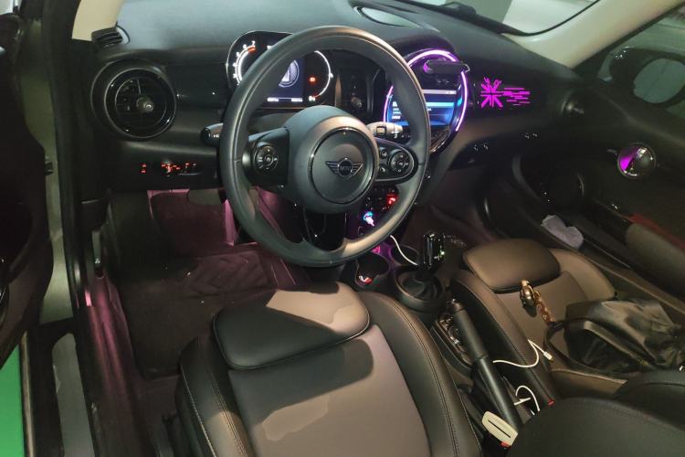 Used MINI 2021 1.5T COOPER Classic Edition
