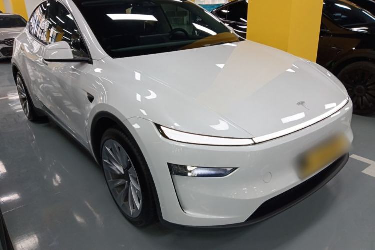 Used Tesla Model Y 2025 Long-Range All-Wheel-Drive Version