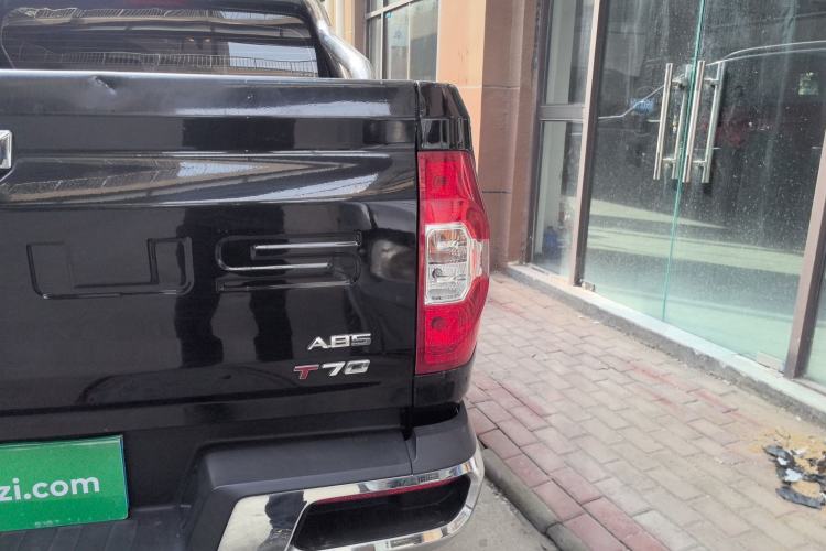 Used SAIC MAXUS T70 2020 2.0T Diesel Manual Two-Wheel Drive Australian Version with Long Bed and High Ground Clearance