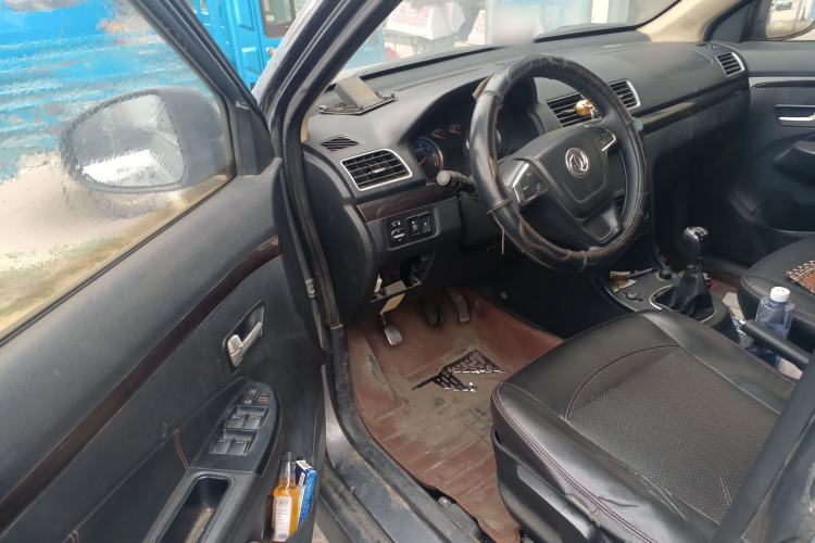 Used Dongfeng Fengon 360 2015 1.5L Manual Luxury 7-Seater China IV Standard