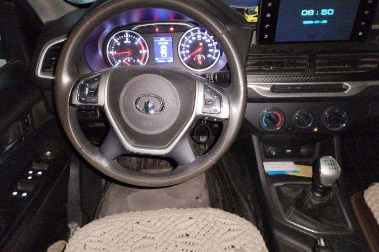 Used Great Wall Wingle 7 2020 2.0T Diesel Two-Wheel Drive Crown Champion Business-Style Compact Pickup GW4D20M Steering Wheel