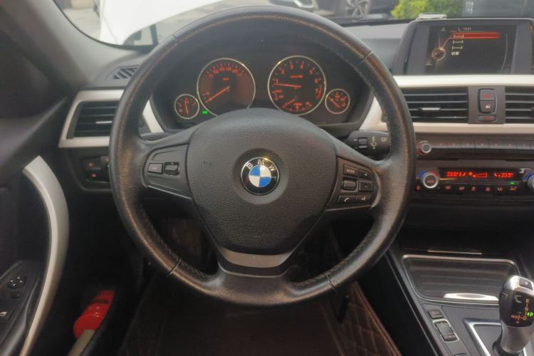 Used BMW 3 Series 2015 320i Luxury Line Stylish Edition Steering Wheel