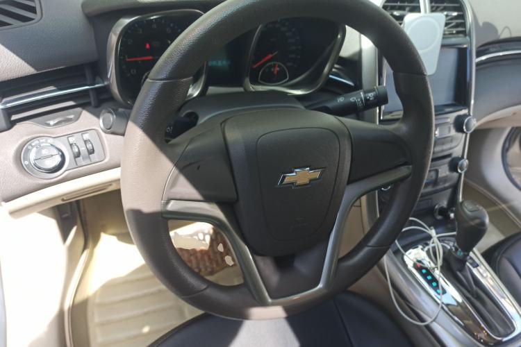 Used Chevrolet Malibu 2014 2.0L Automatic Comfort Edition Steering Wheel