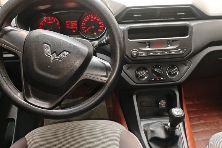 Used Wuling Hongguang 2019 1.5L S Basic Version China VI Standard LAR
