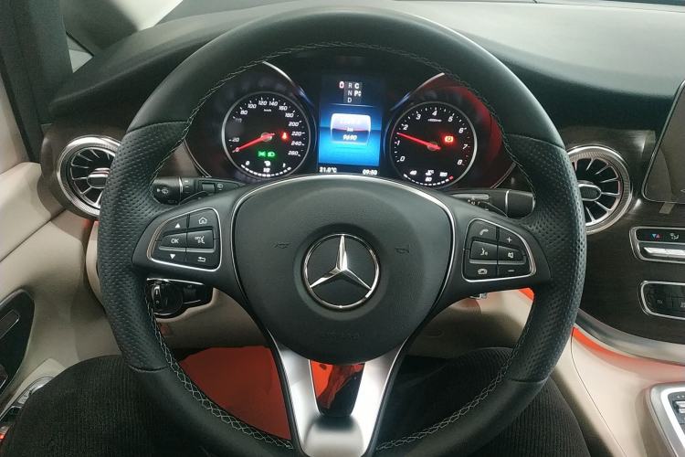 Used Mercedes-Benz V-Class 2022 V 260 Avantgarde Edition