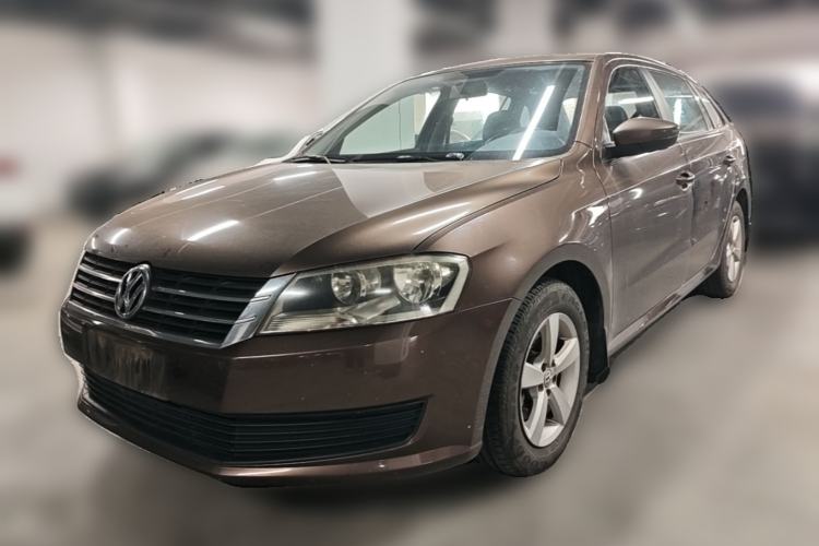 Used Volkswagen Gran Lavida 2013 1.6L Automatic Fashion Model