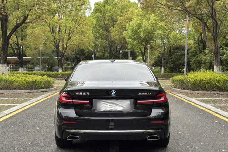 Used BMW 5 Series 2022 Second Facelift 525Li Luxury Package Exterior 2