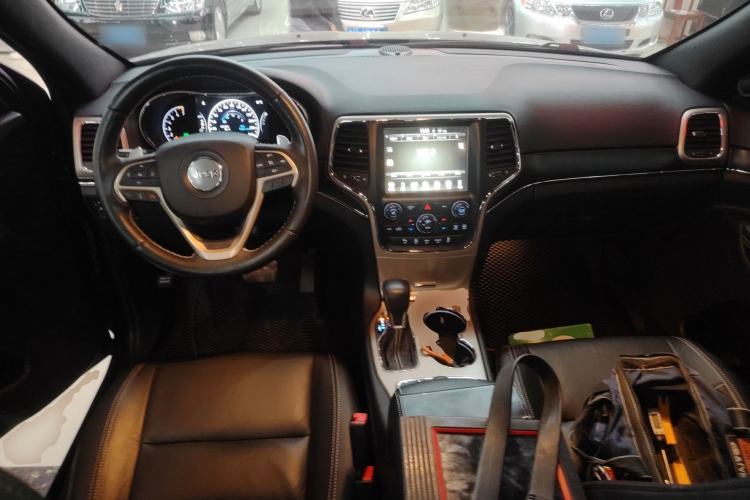 Used Jeep Grand Cherokee 2017 3.0L Comfort Navigation Edition
