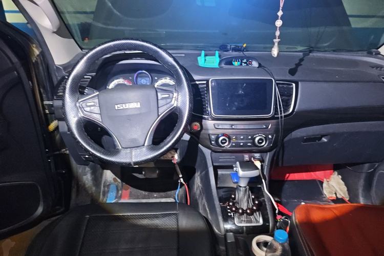 Used Isuzu mu-X 2018 3.0T Diesel Automatic 4x4 Enjoyment Edition 5 Seats Center Console