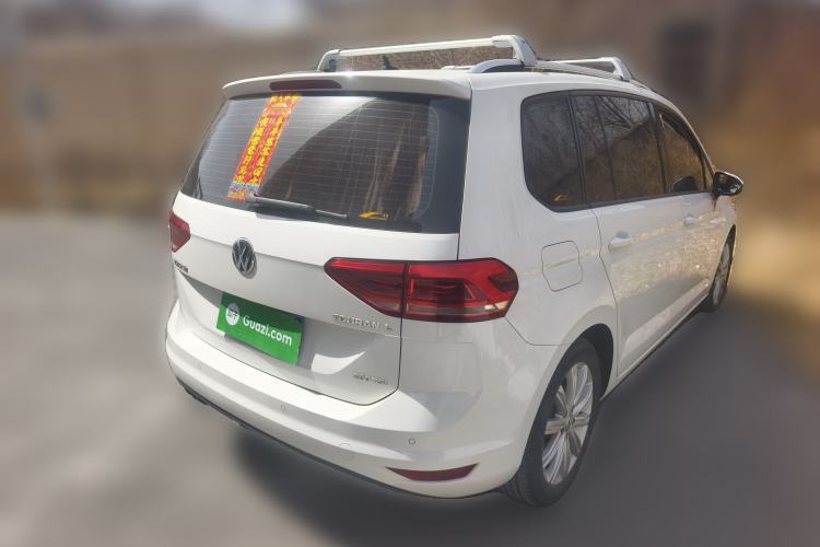 Used Volkswagen Touran 2018 Volkswagen Touran L 280TSI DSG Comfort Edition 7-seater Rear Right 45 Deg