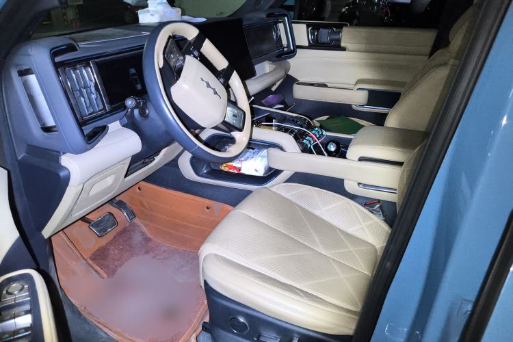 Used Formula Leopard 5 2023 Explore Edition
