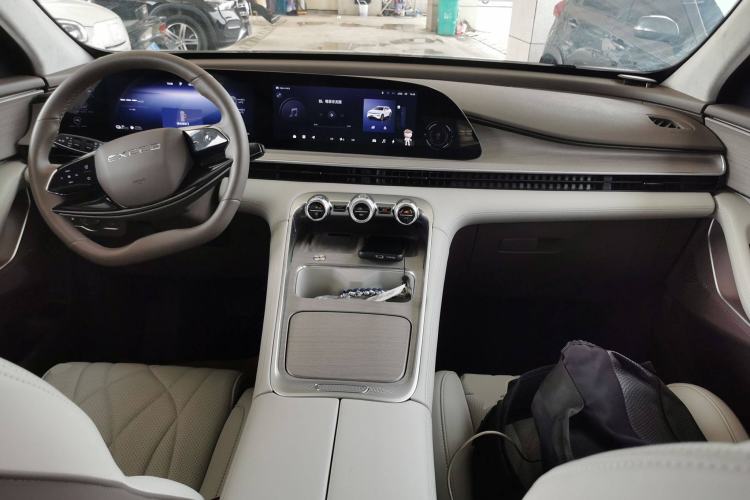 Used EXEED Stellar C-DM 2025 200 with Ultra-Long Range Pro All-Wheel Drive
