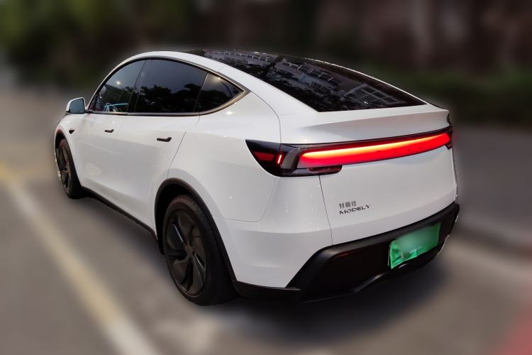 Used Tesla Model Y 2025 Rear-Wheel-Drive Version
