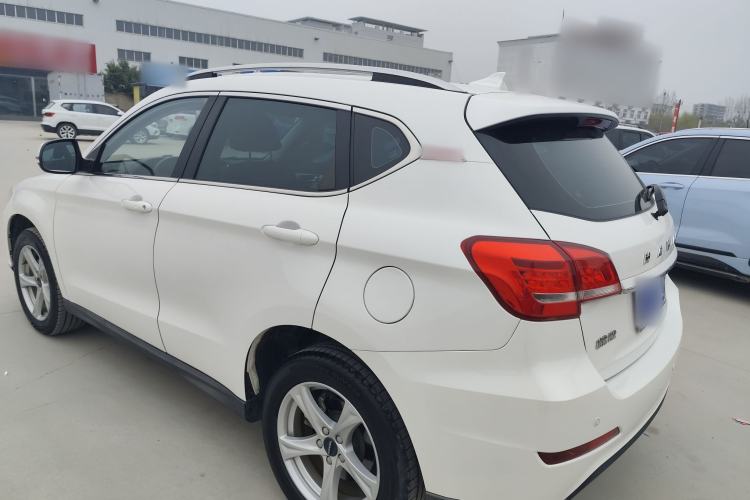Used Haval H2 2018 Chuanxiang Edition Red Badge 1.5T Dual-Clutch Two-Wheel Drive Fashionable Model