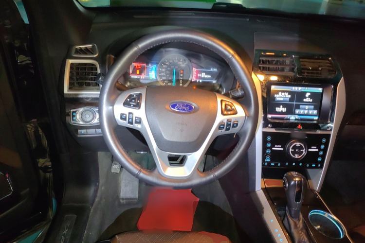 Used Ford Explorer 2013 3.5L Deluxe Model