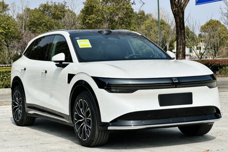 Used Zeekr 7X 2025 100 kWh Long-Range Rear-Wheel Drive with Intelligent Driving Features
