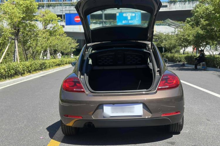 Used Volkswagen Beetle 2015 180TSI model
