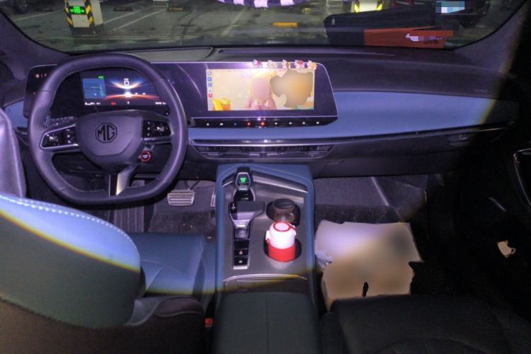 Used MG 7 2023 1.5T DCT Luxurious Supreme Edition Center Console