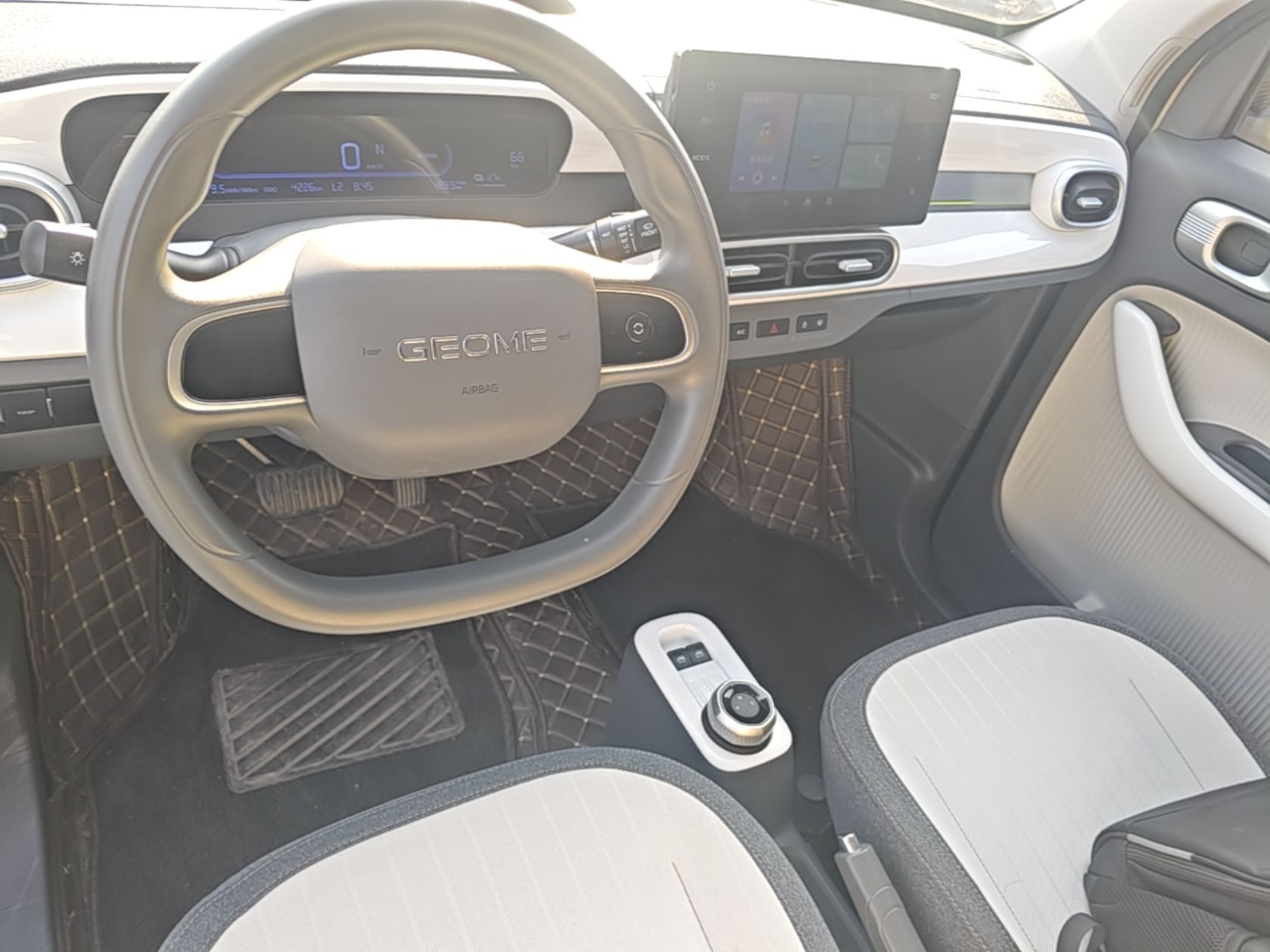Geely Galaxy Panda 2025 210 km – Yuanqi Bear — снимка 12
