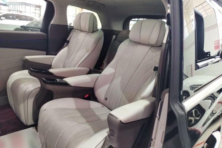 Used Denza D9 2022 DM-i 970 Four-Wheel Drive Flagship Model
