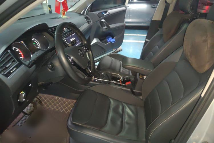 Used Volkswagen Tiguan L 2017 330TSI Automatic Two-Wheel Drive Luxury Edition