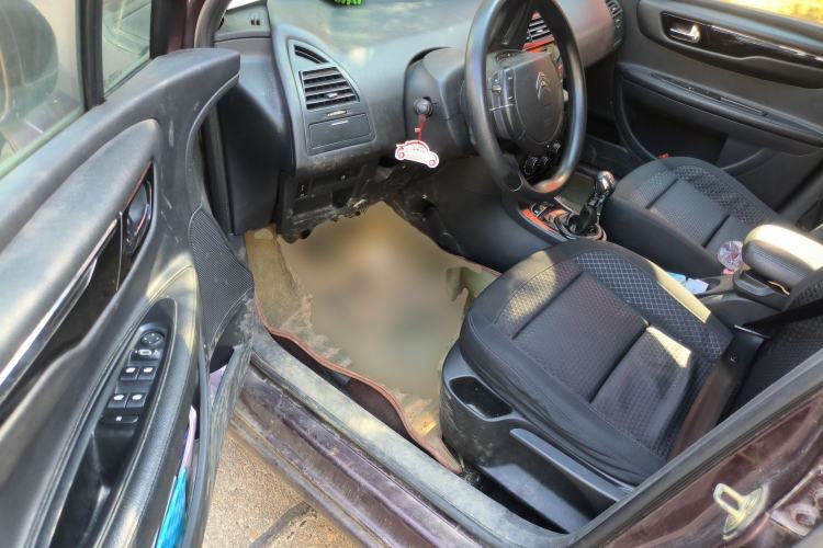 Used Citroen C-Quatre 2014 VTS Version 1.6L Manual - Premium Model Driver Seat