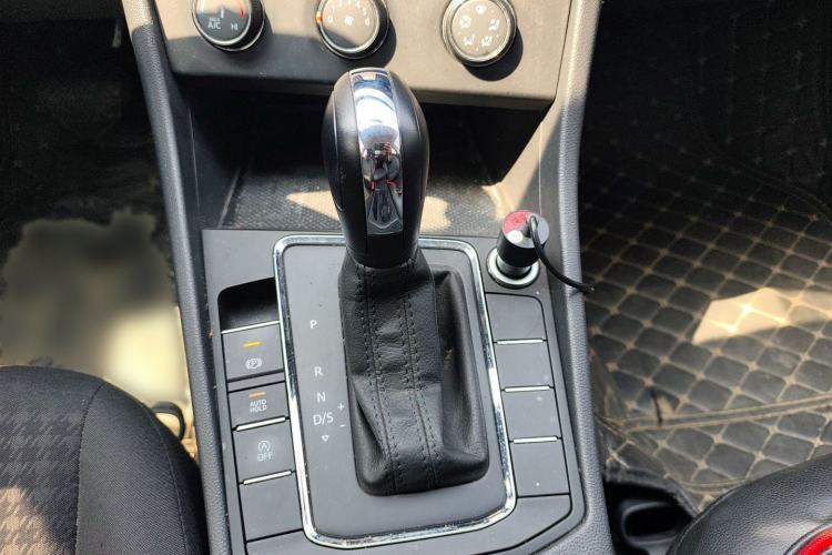 Used Volkswagen Bora 2021 1.5L Automatic Fashionable Smart Connectivity Version Gear Lever