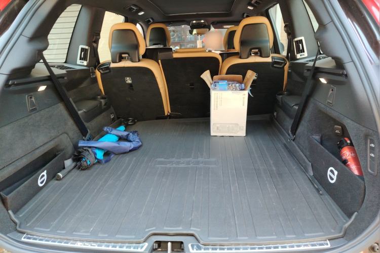 Used Volvo XC90 New Energy 2018 E-Drive Hybrid T8 Prestige 7-Seater Trunk