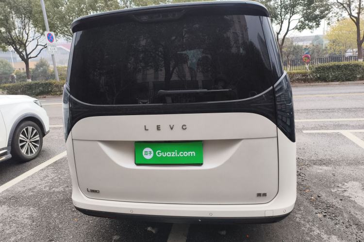 Used Geely Galaxy LEVC L380 2024 140-Degree 6-Seater All-Wheel-Drive Ultra