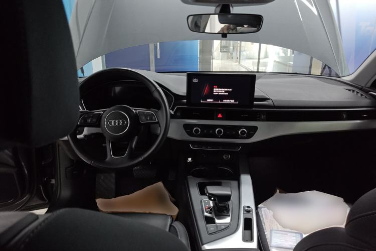 Used Audi A4L 2022 40 TFSI Fashion Dynamic Model Center Console