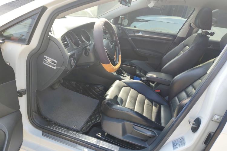 Used Volkswagen Golf 2016 230TSI Automatic Luxury Version
