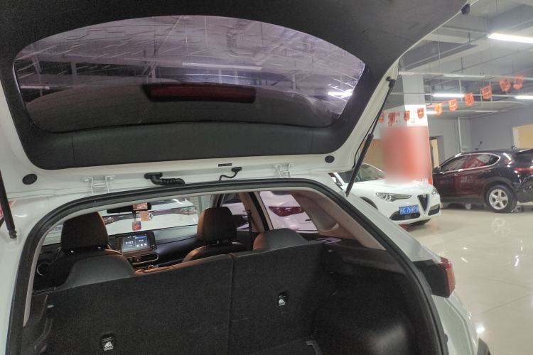 Used Hyundai ENCINO 2018 1.6T Dual-Clutch Zhilian Edition China V Standard Trunk