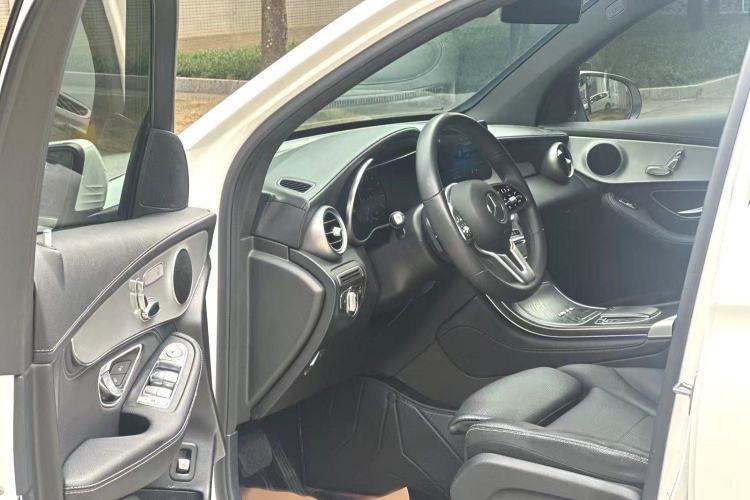 Used Mercedes-Benz GLC 2020 Facelifted GLC 260 L 4MATIC Dynamic Edition Interior 4