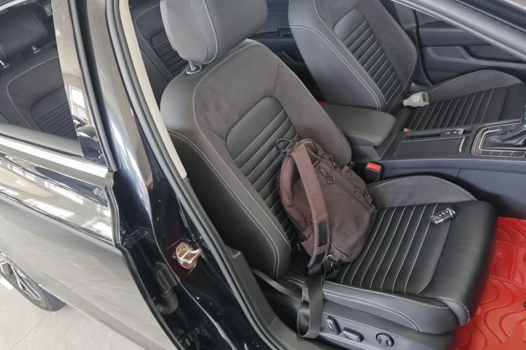 Used Volkswagen Magotan 2020 330TSI DSG Luxury Edition Right Front Seat