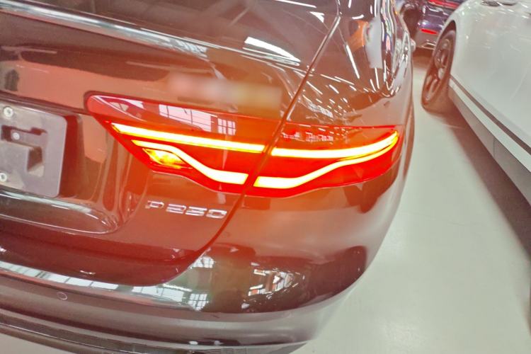 Used Jaguar XEL 2023 2.0T 250 PS R-DYNAMIC S Advanced Sport Edition Right Rear Taillight