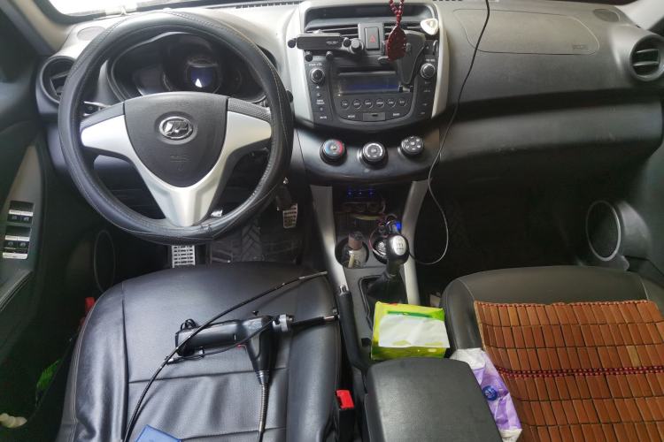 Used Lifan Auto X60 2012 Discovery Edition 1.8L Manual Comfort Model
