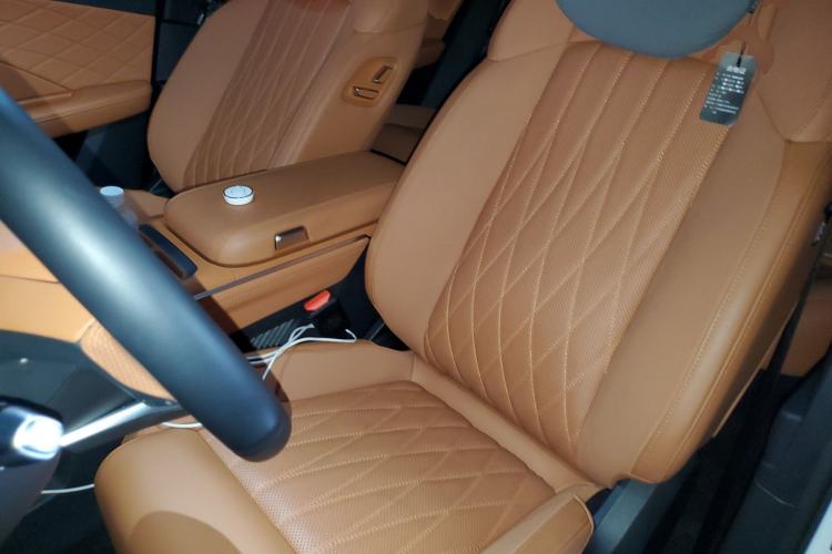 Used NETA L 2024 Extended-Range 310 Flash-Charge Red Edition