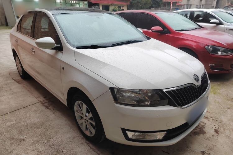 Used Skoda Rapid 2015 1.6L Manual Smart Selection Model
