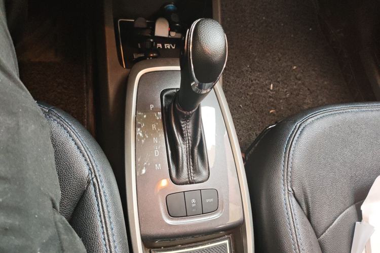 Used Chevrolet Lova RV 2016 1.5L Automatic Comfort Edition Gear Lever