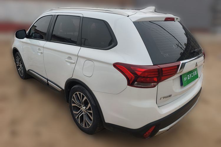 Used Mitsubishi Outlander 2018 2.0L Two-Wheel Drive Glory Edition 5 Seats