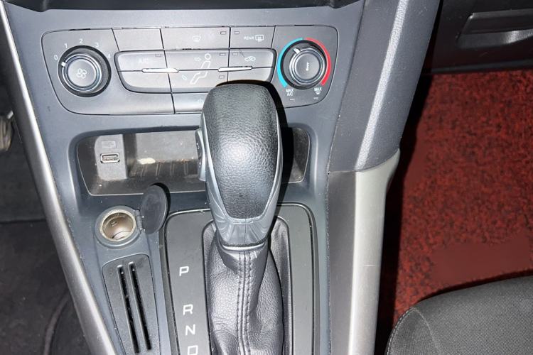Used Ford Focus 2017 Hatchback 1.6L Automatic Comfort Plus SmartDrive Edition Gear Lever