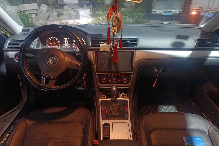 Used Volkswagen Passat 2014 1.8TSI DSG 30th Anniversary Edition Center Console