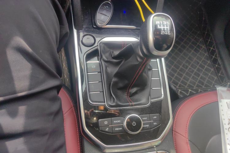 Used Bestune T33 2021 1.2T Manual Luxury Model
