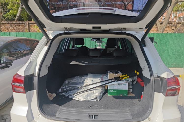 Used Roewe RX5 New Energy 2017 ERX5 EV400 Electric Internet Supreme Edition Trunk