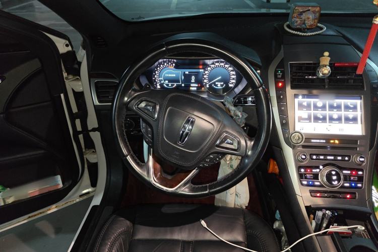 Used Lincoln MKZ 2017 2.0T Luxury Edition Steering Wheel