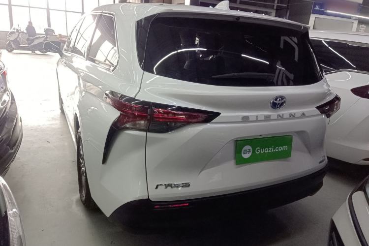 Used Toyota SIENNA 2023 2.5L Hybrid Comfort Edition Exterior 2